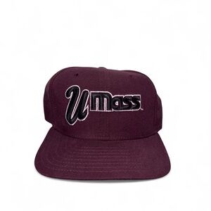 Vintage 80s New Era Umass minutemen plain script logo snapback hat burgundy